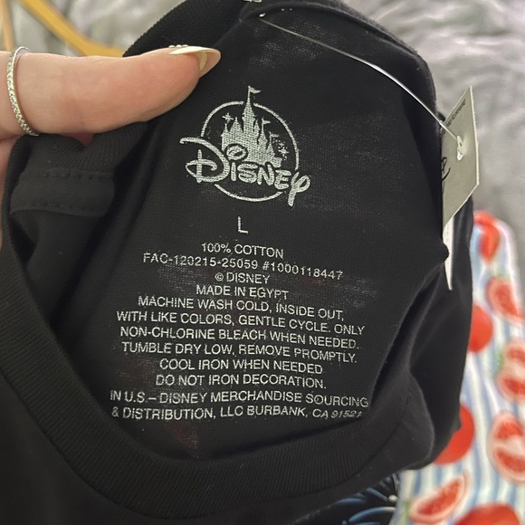 NWT Unisex Disney Black Americana Patriotic Fireworks Graphic Tee - Picture 4 of 4